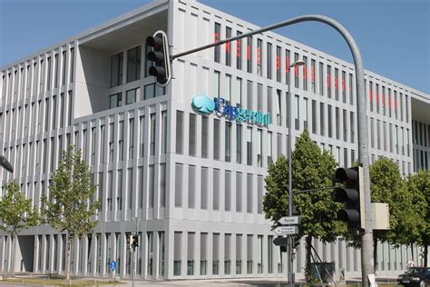 Hermes Germany GmbH, ESSENER STRASSE 89 22419 .